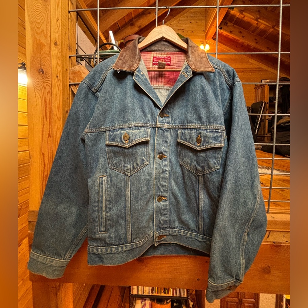 Vintage Marlboro size Medium leather collared denim jacket